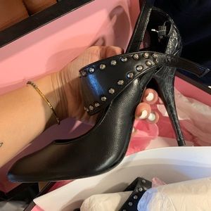 Black Steven heels by Steve Madden size 7 flyn